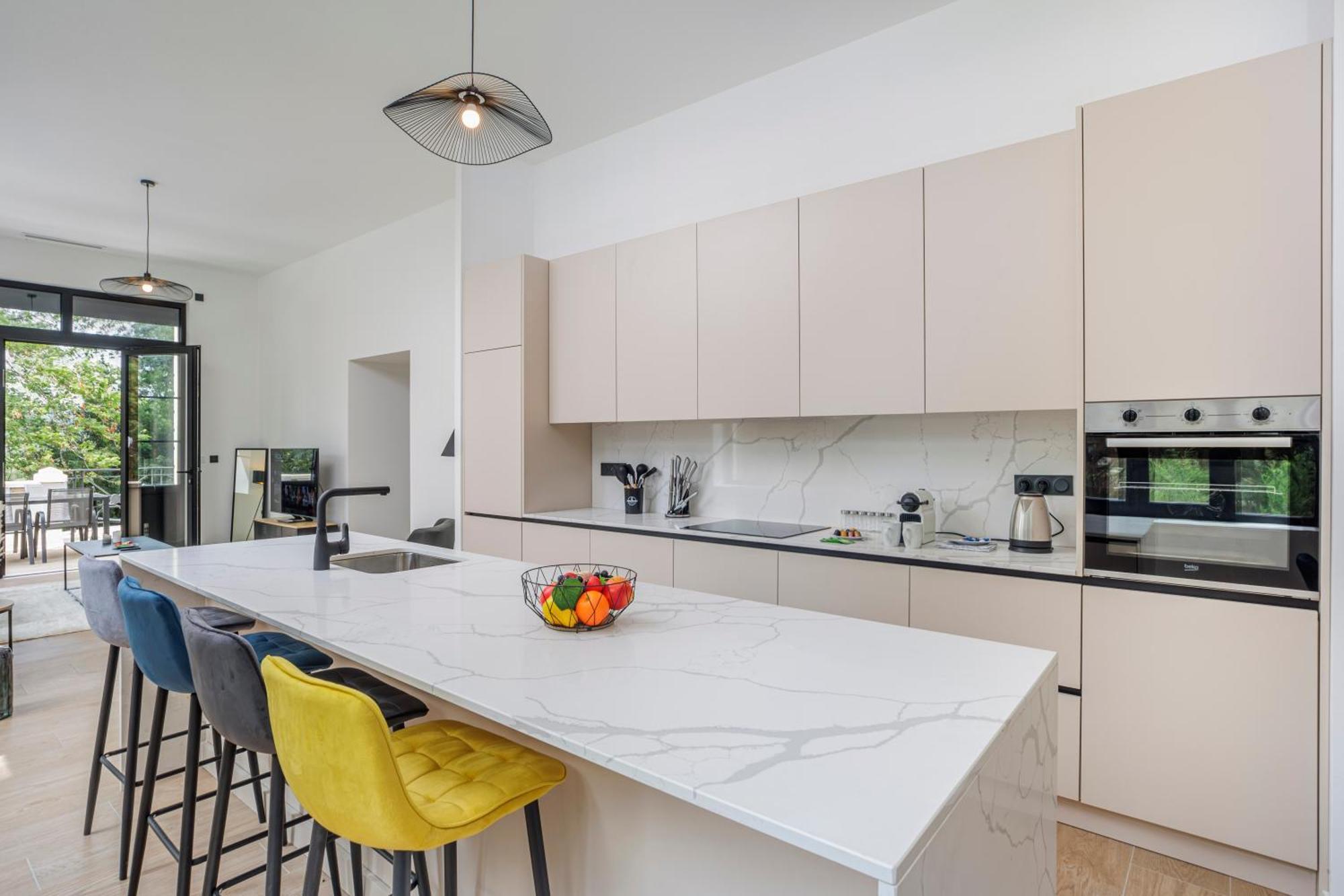 1 - Grand Spacieux Dans Un Chateau Du 17eme Siecle, A 15min De Lyon Apartment Vourles