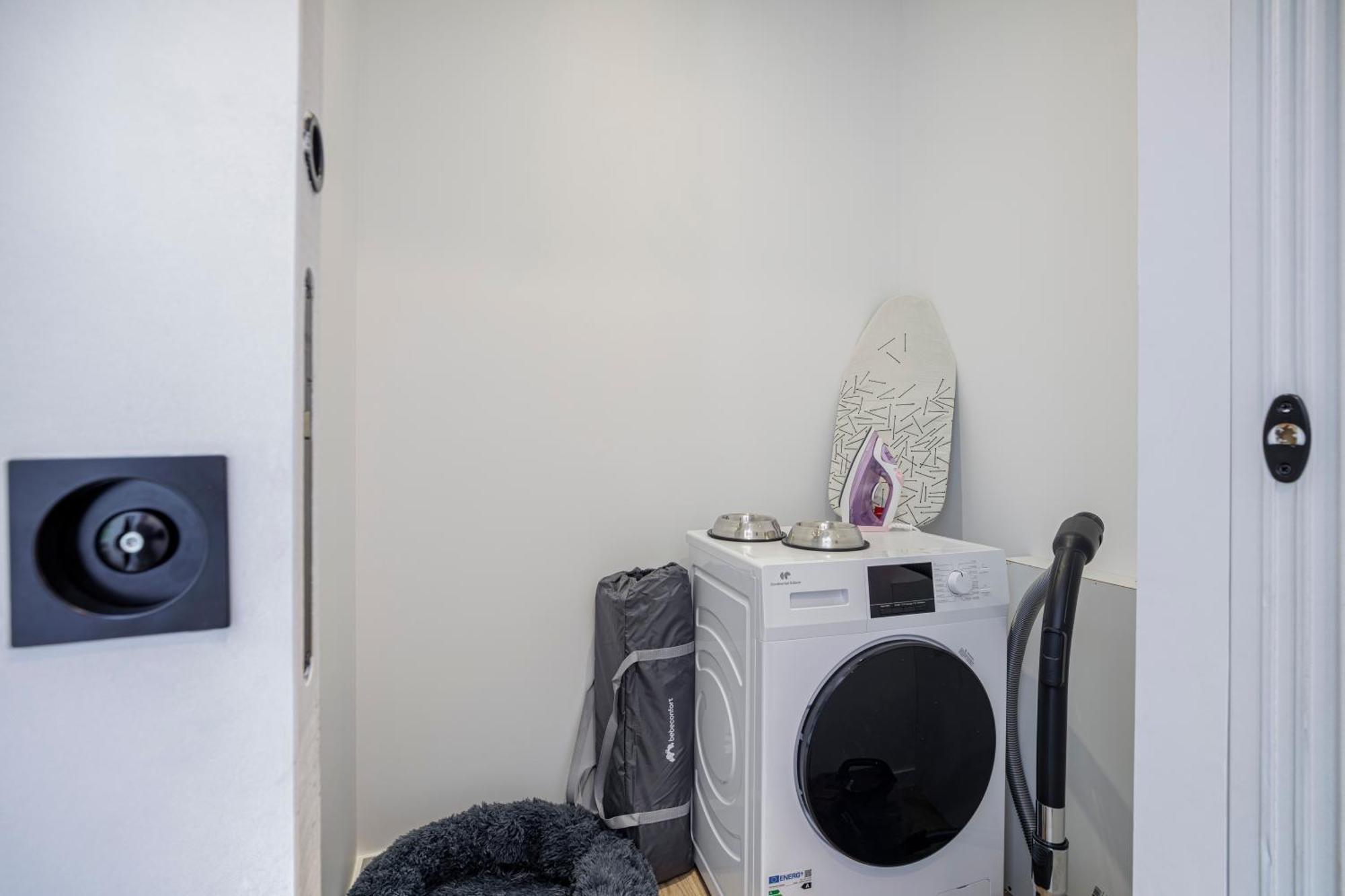 Apartment 1 - Grand Spacieux Dans Un Chateau Du 17eme Siecle, A 15min De Lyon