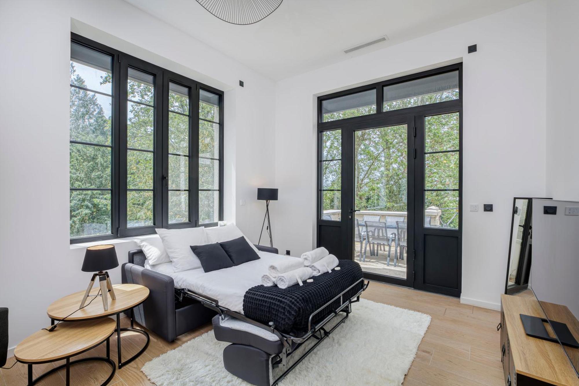1 - Grand Spacieux Dans Un Chateau Du 17eme Siecle, A 15min De Lyon * Vourles